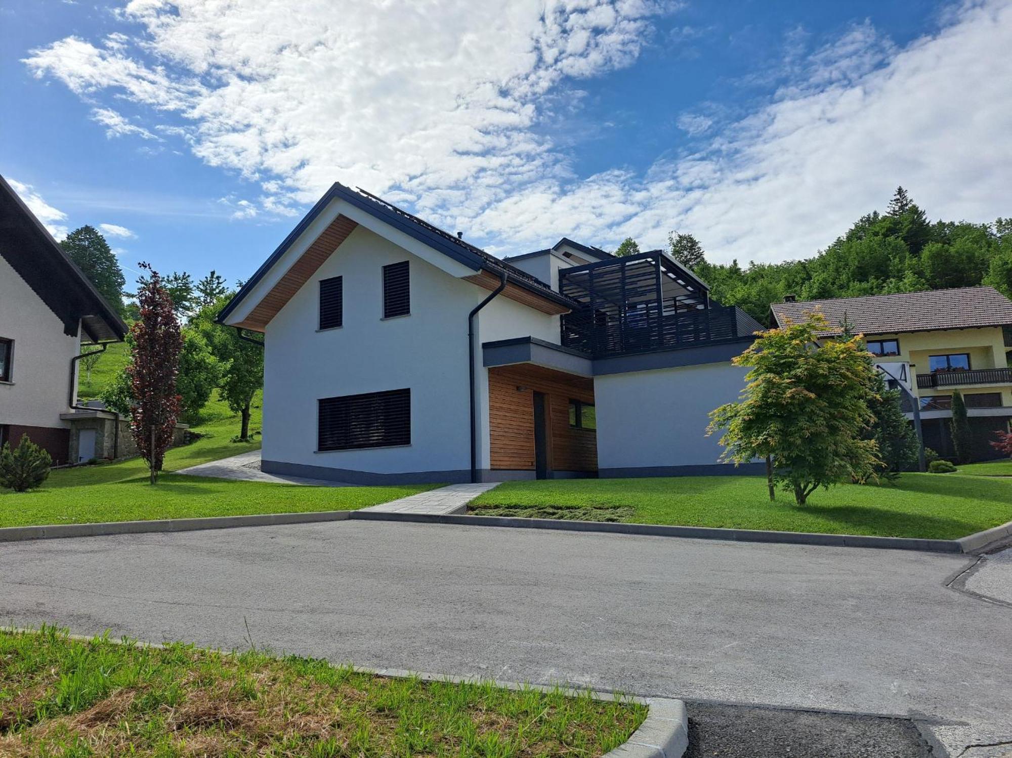 S&B'S Retreat Apartment Godovic Luaran gambar