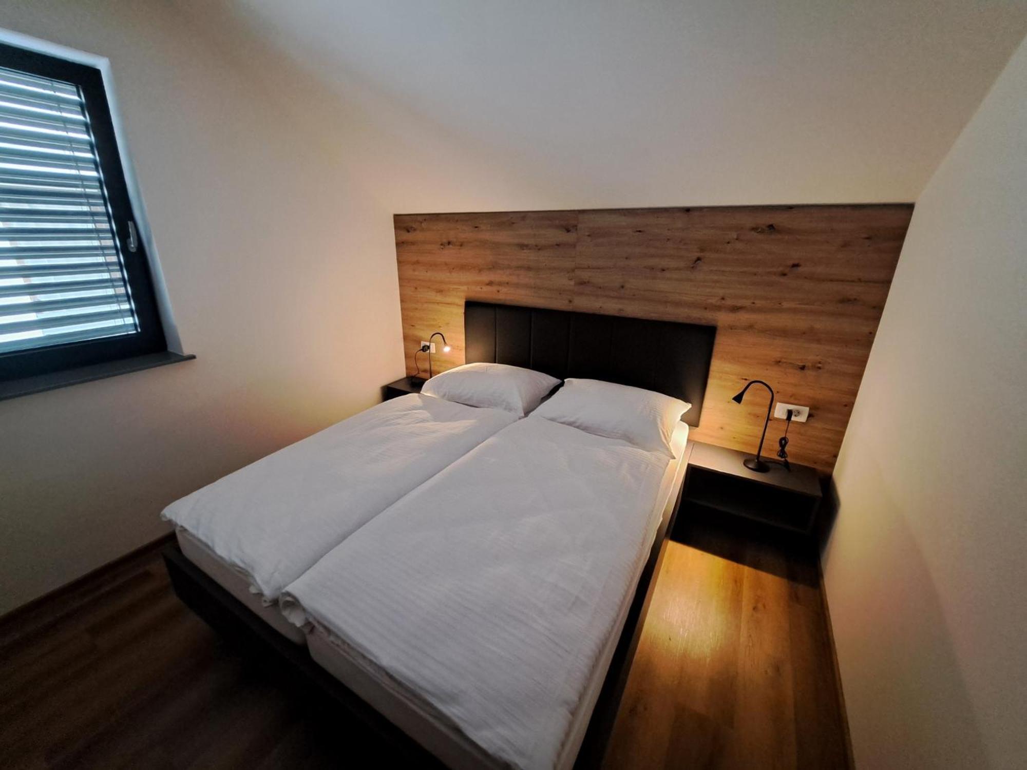 S&B'S Retreat Apartment Godovic Luaran gambar