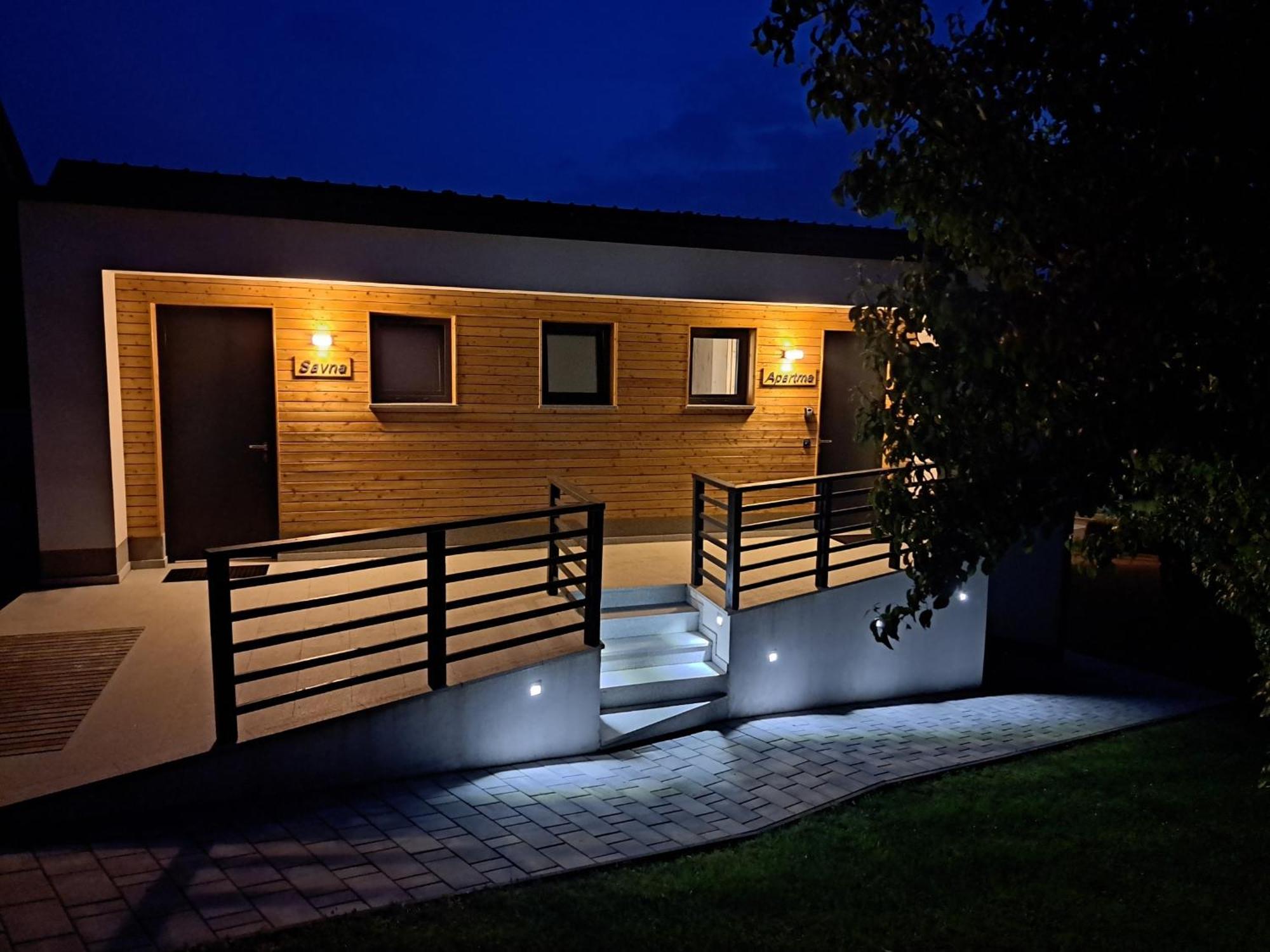S&B'S Retreat Apartment Godovic Luaran gambar