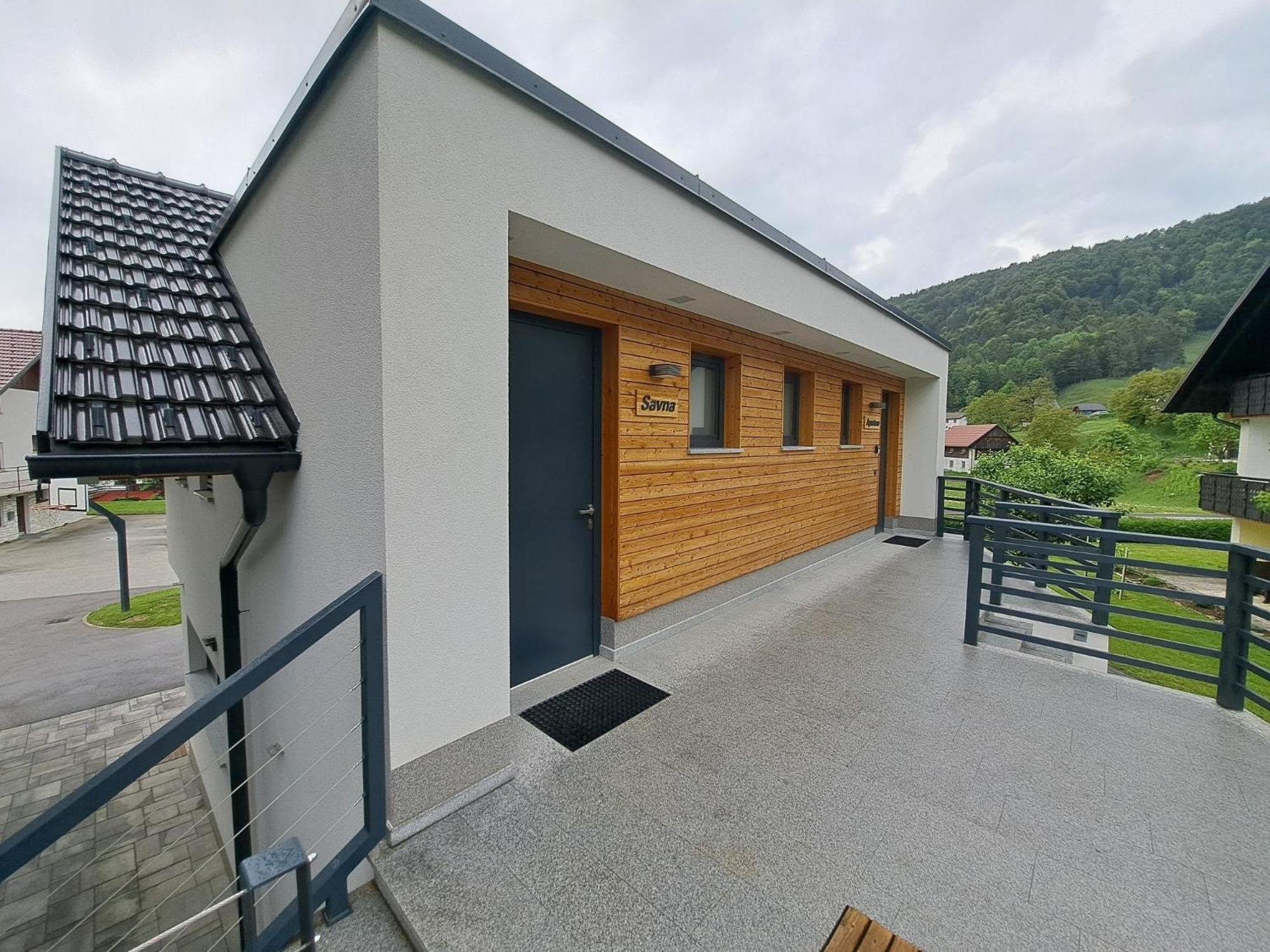 S&B'S Retreat Apartment Godovic Luaran gambar