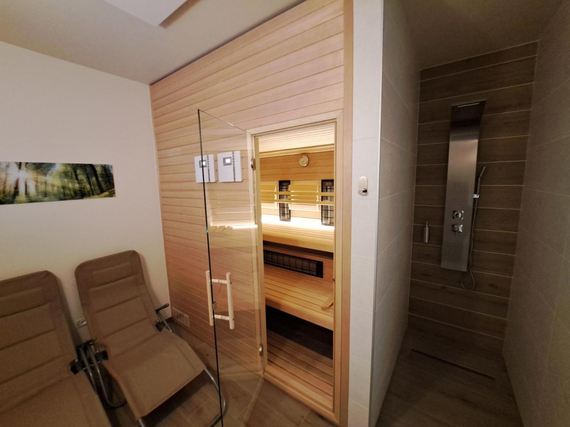 S&B'S Retreat Apartment Godovic Luaran gambar