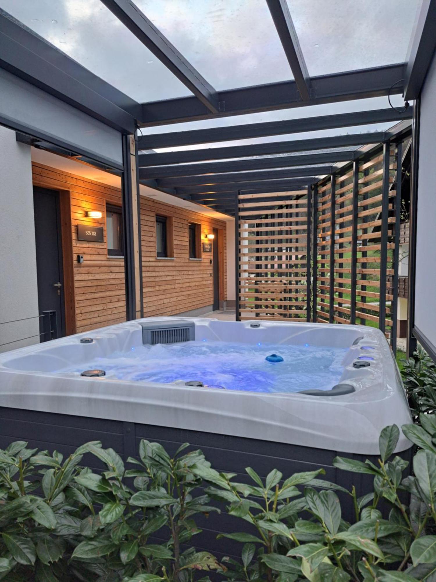 S&B'S Retreat Apartment Godovic Luaran gambar